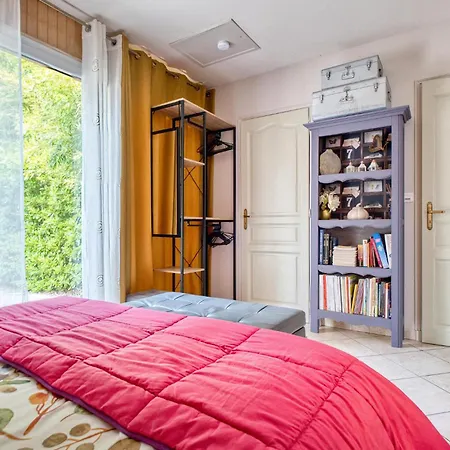 Stunning In With Heated Swimming Pool Holiday home